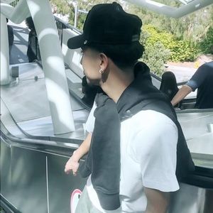 Meet your Posher, Kelvin